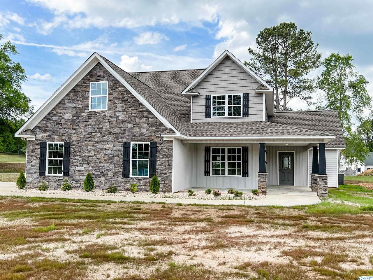 300 Lakeview Court - Photo 1
