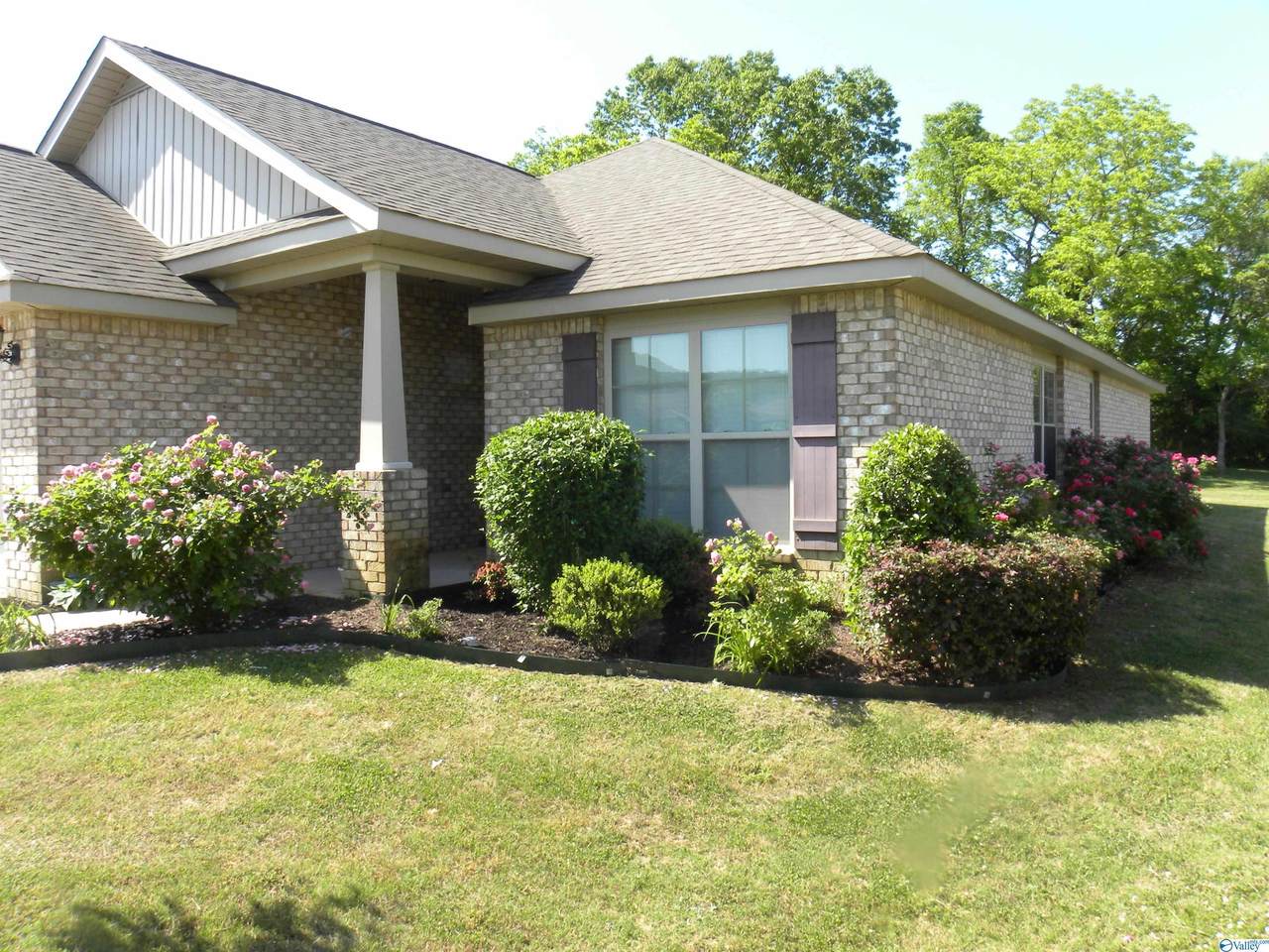 202 Ashbrook Circle - Photo 1