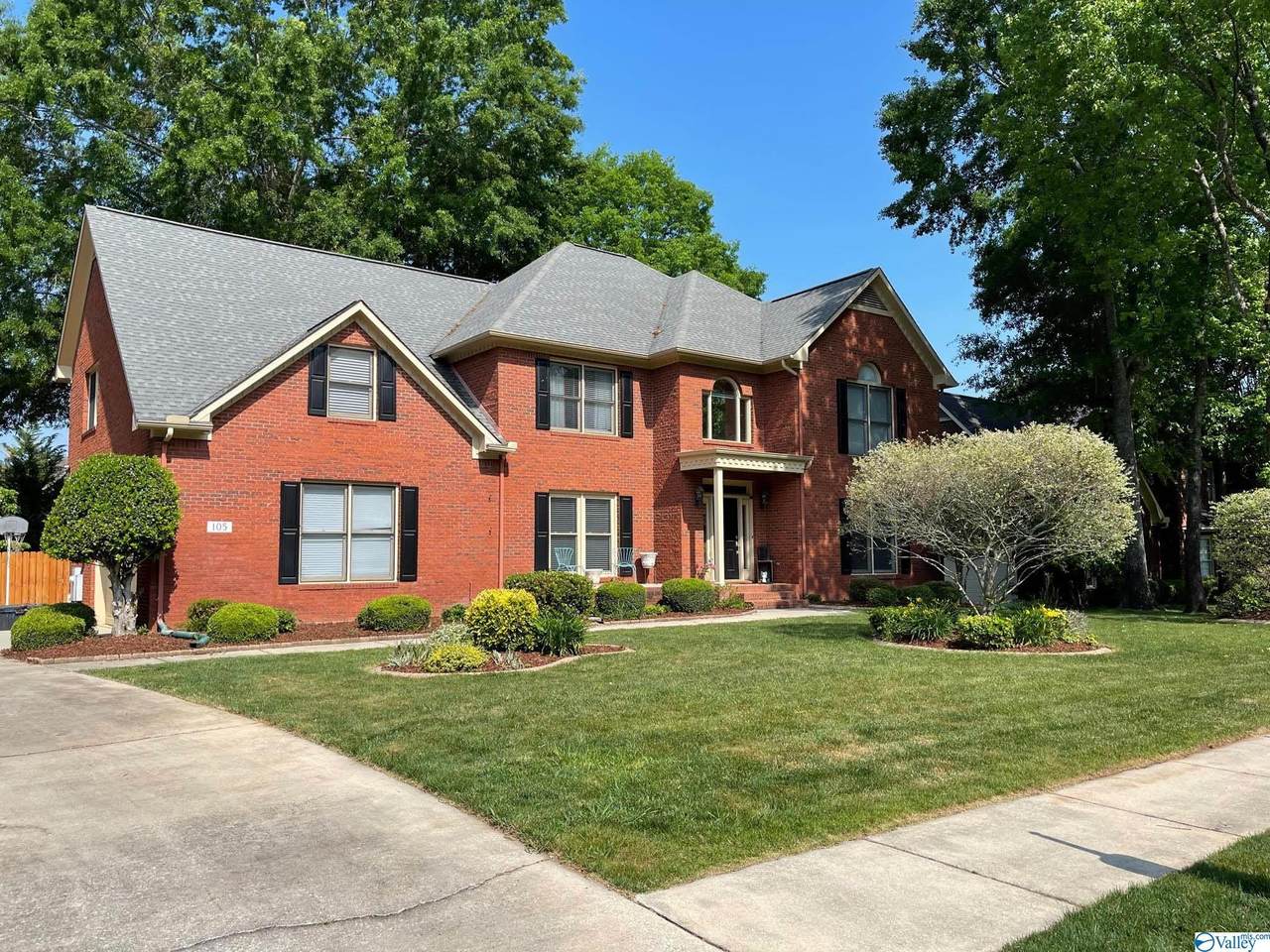 105 Kelvingrove Drive - Photo 1