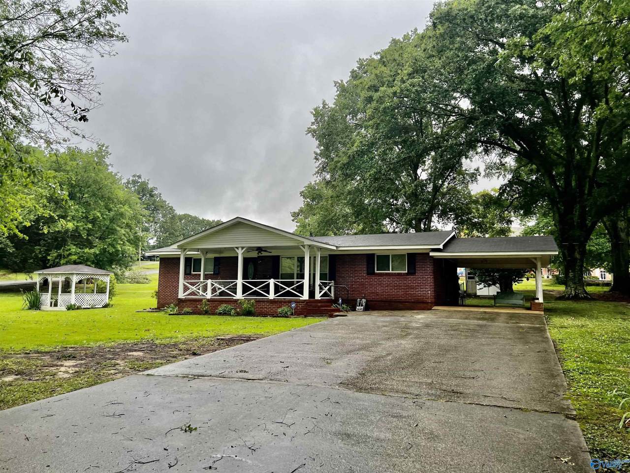 95 Seneca Drive - Photo 1