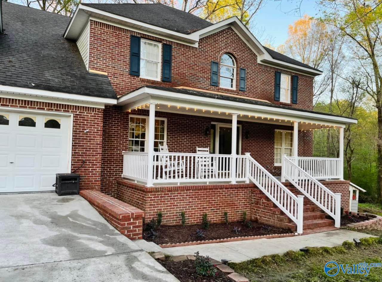 120 Deepwoods Drive - Photo 1