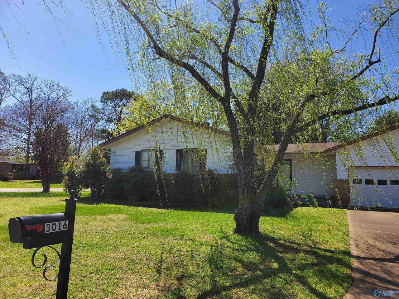 3016 Bayless Drive - Photo 1