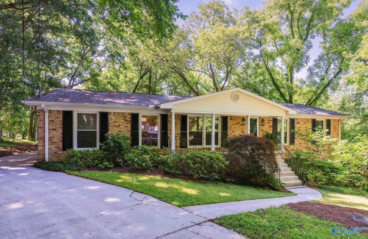 2703 Briarwood Circle - Photo 1