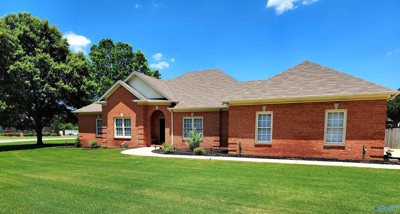 2821 Summerwind Drive - Photo 1