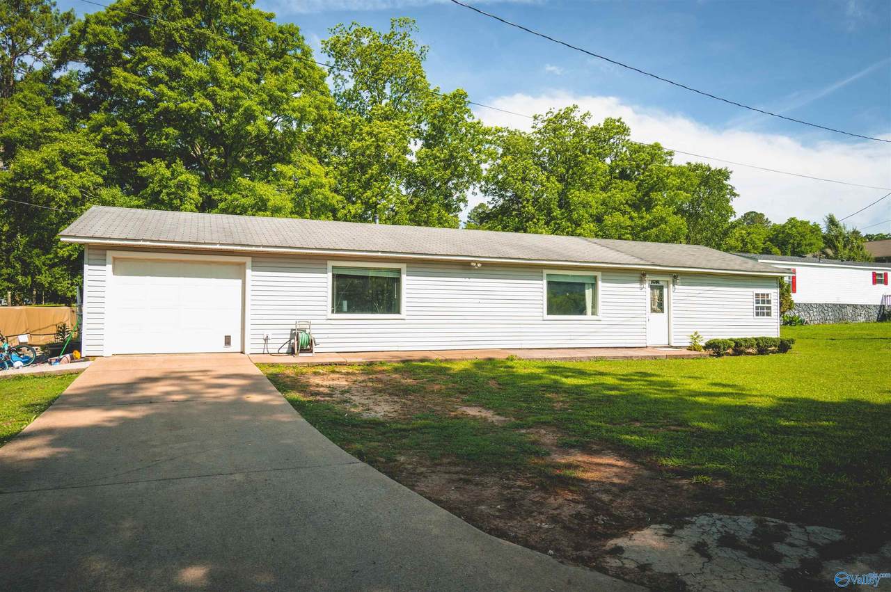 471 College Avenue - Photo 1