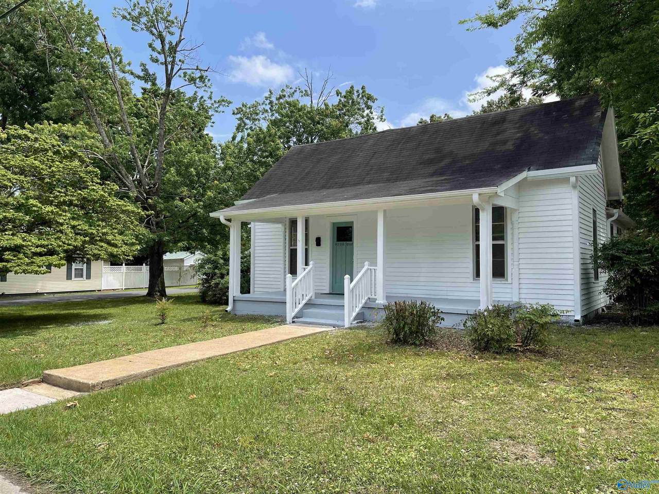 601 6th Street - Photo 1
