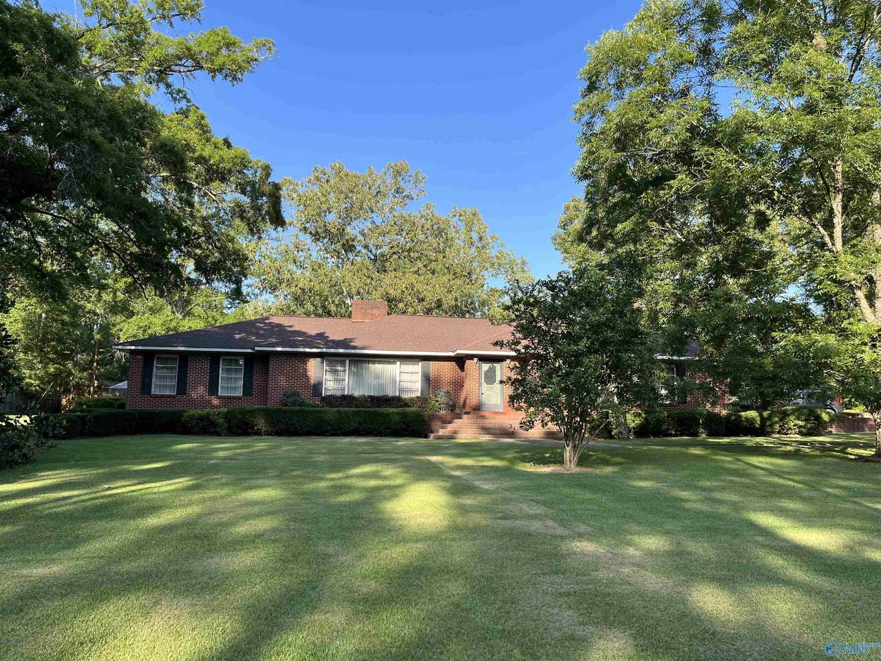 216 Iris Drive - Photo 1
