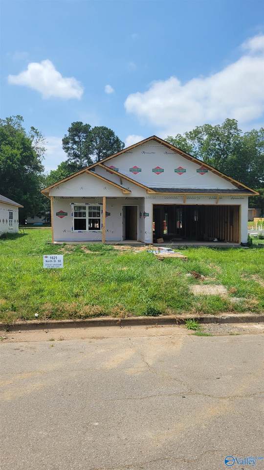 1625 North Street - Photo 1