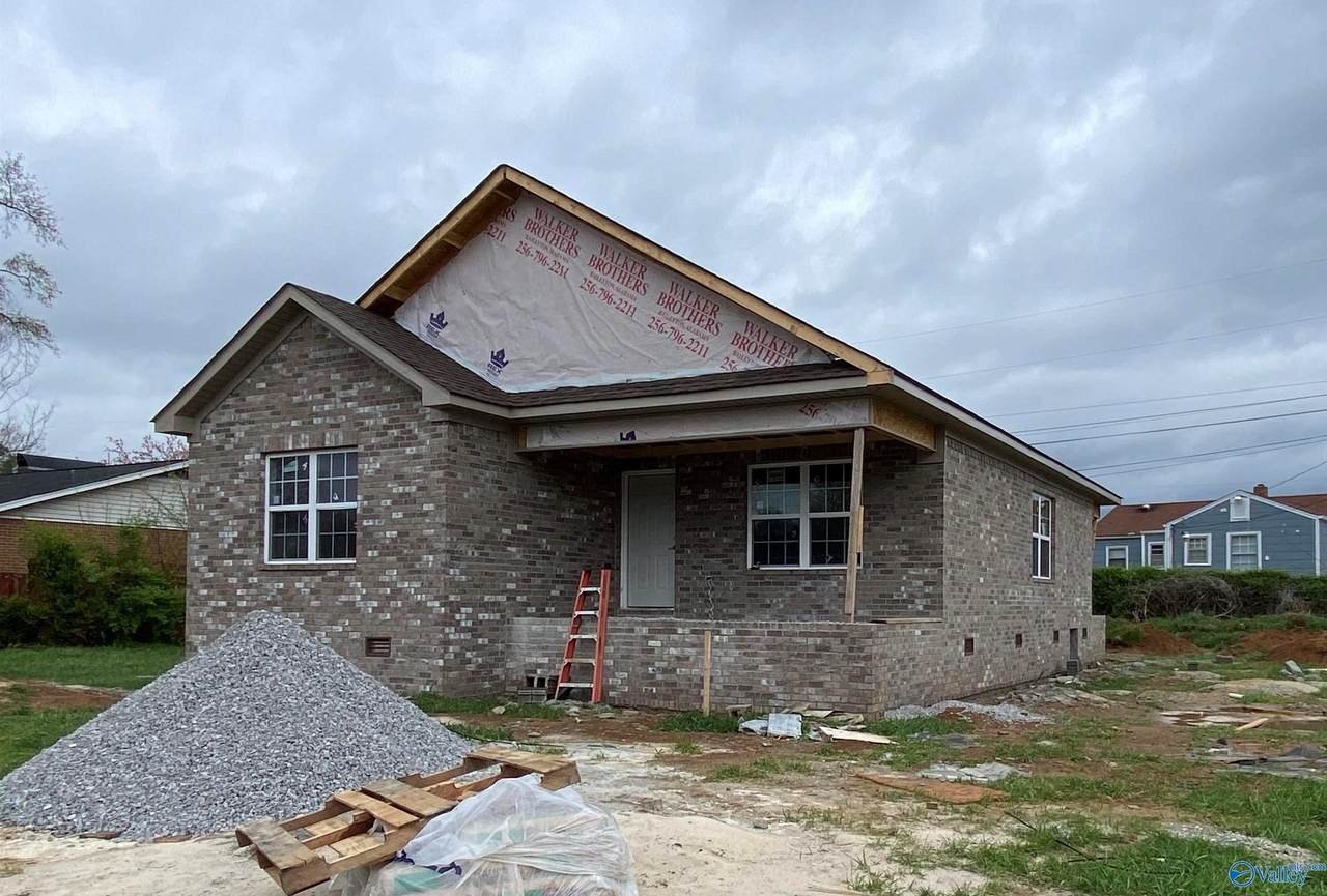 2302 Powers Avenue - Photo 1
