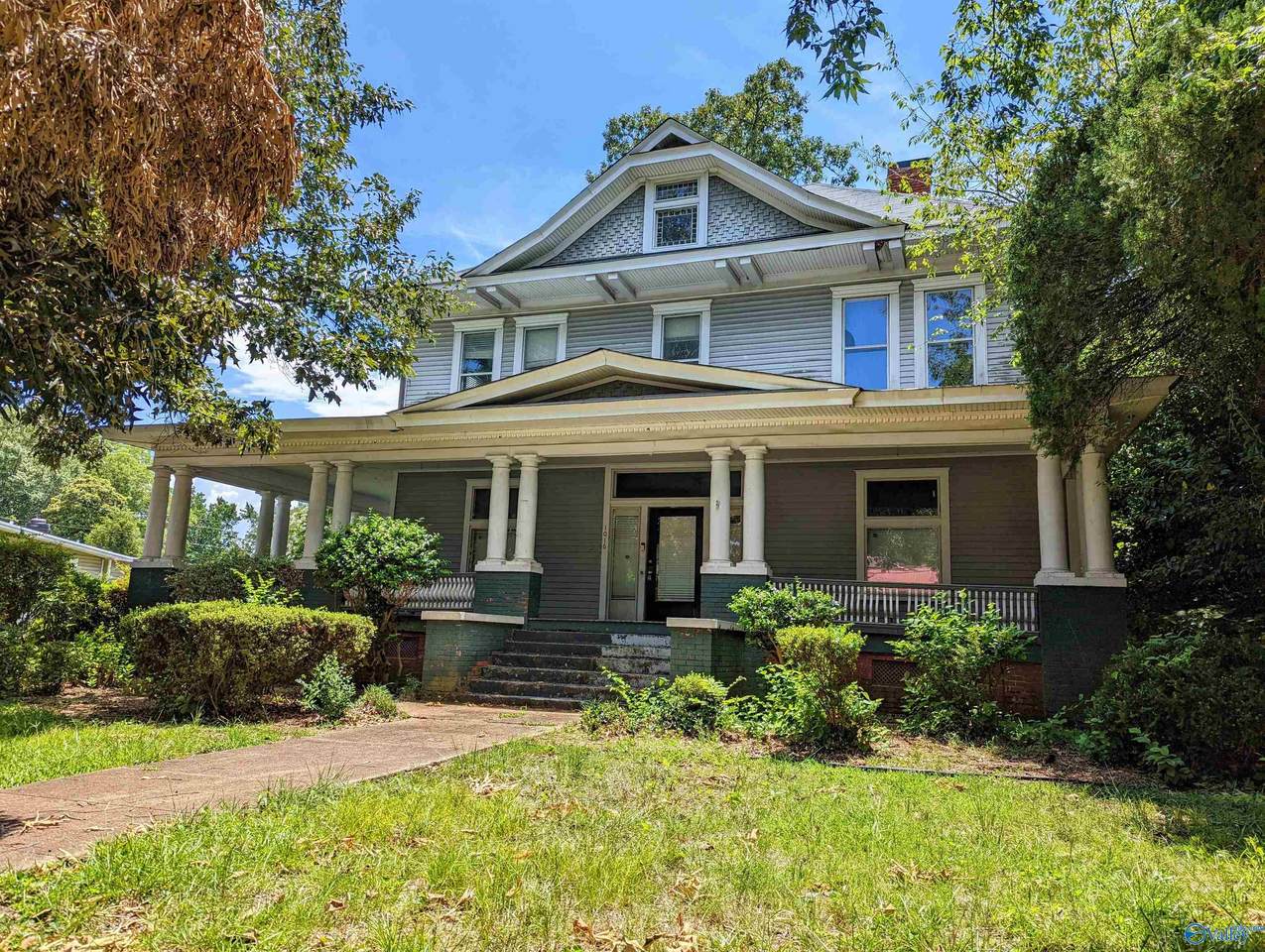 1016 Forrest Avenue - Photo 1
