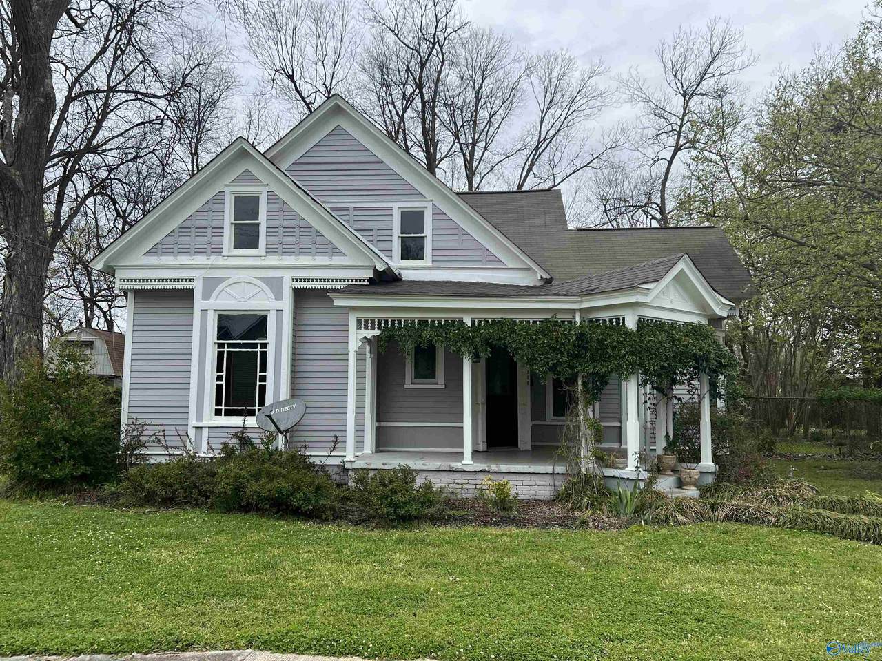 208 Grove Avenue - Photo 1