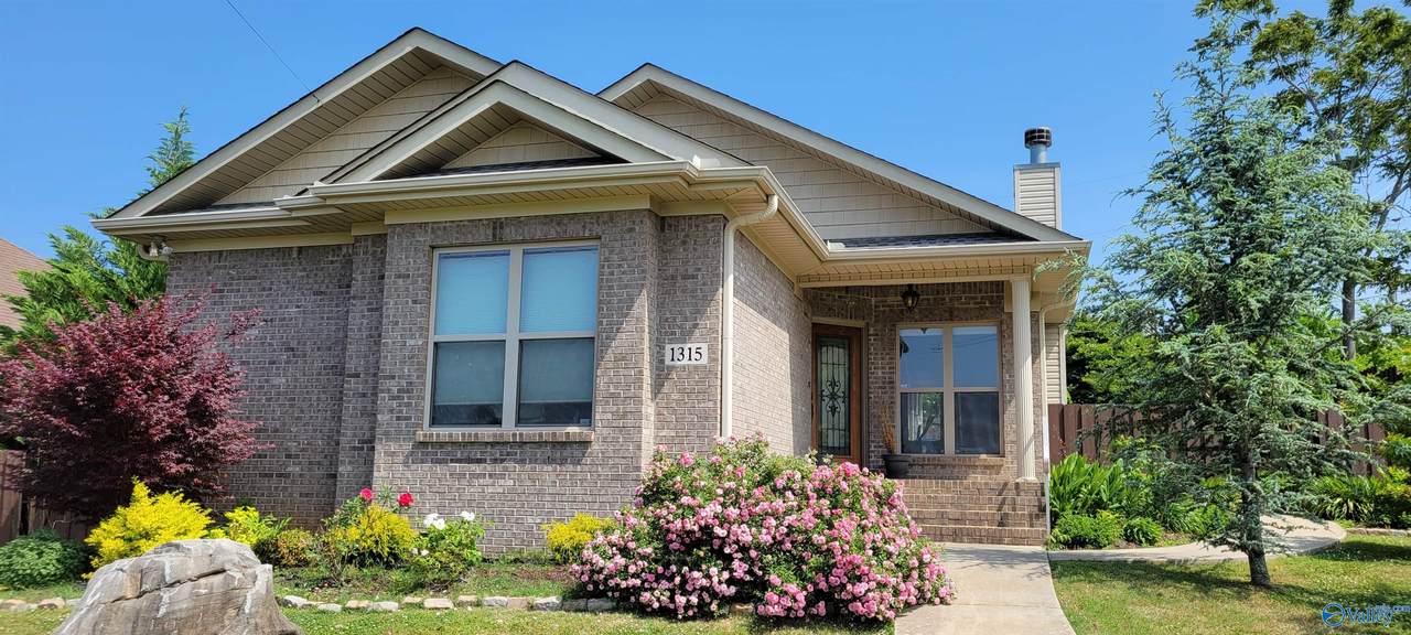 1315 Kingsbury Avenue - Photo 1