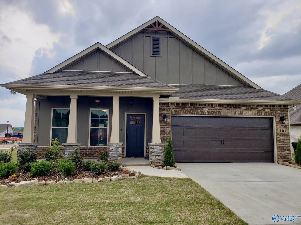 101 Pandilla Drive - Photo 1