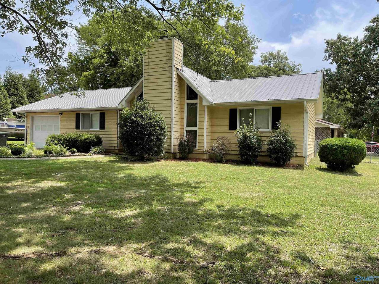 715 Windsor Circle - Photo 1