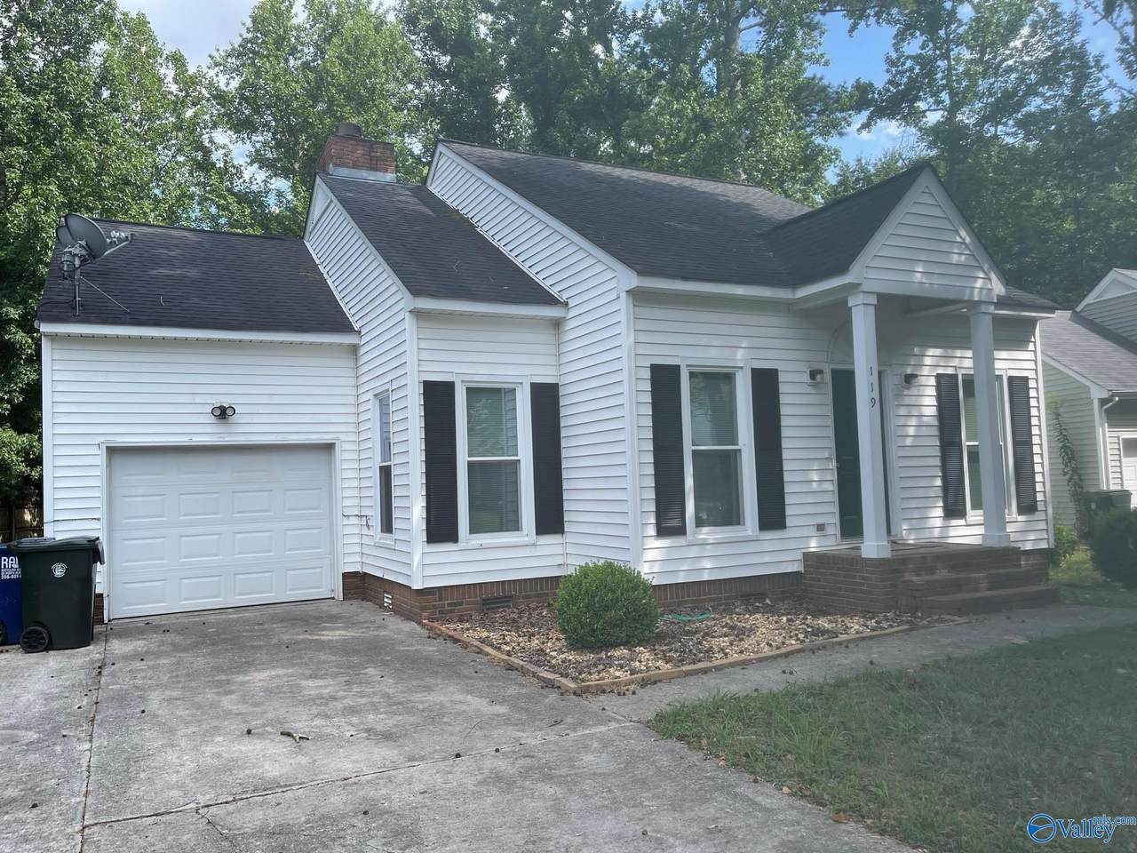 119 Suffolk Drive - Photo 1