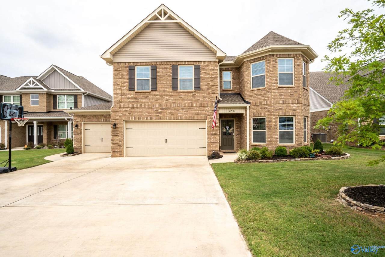 245 Gwinnett Drive - Photo 1