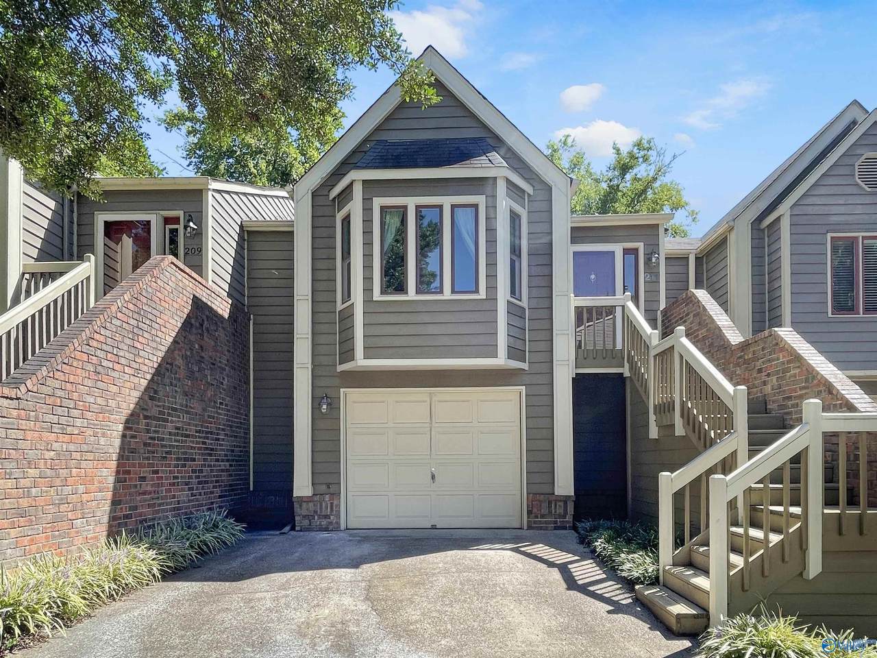 211 Knollridge Circle - Photo 1