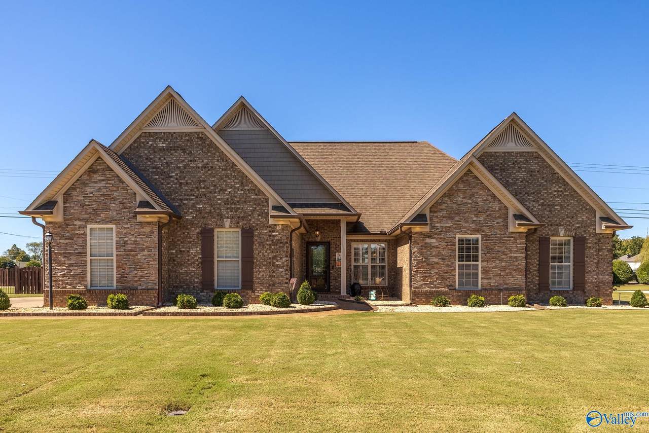 25134 Castlebury Drive - Photo 1