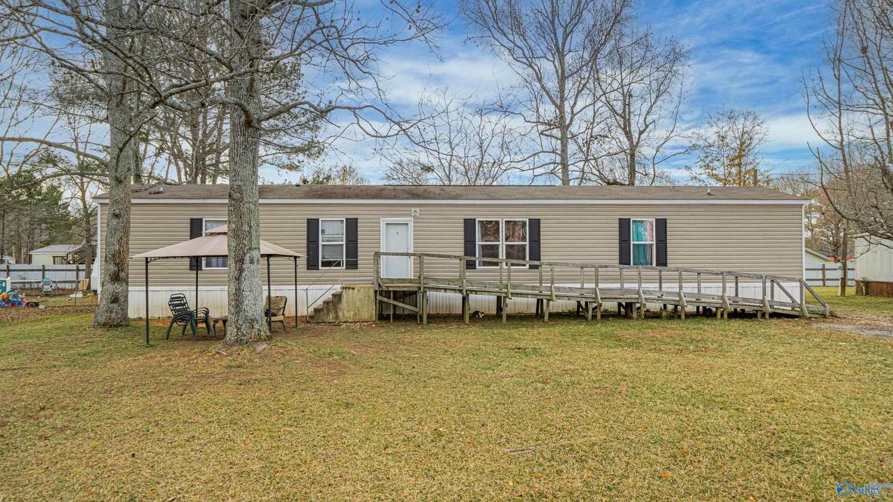 141 Aldridge Circle - Photo 1