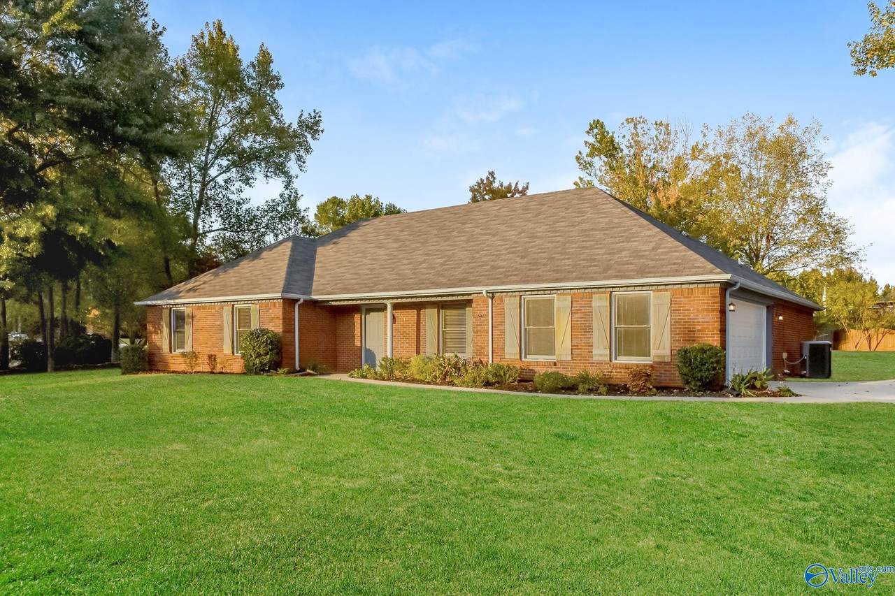 101 Tradewind Road - Photo 1