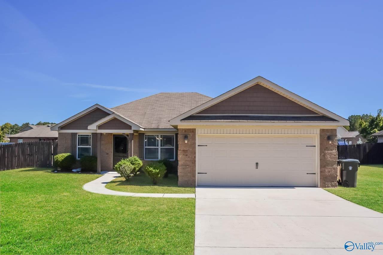 105 Hunter Way - Photo 1