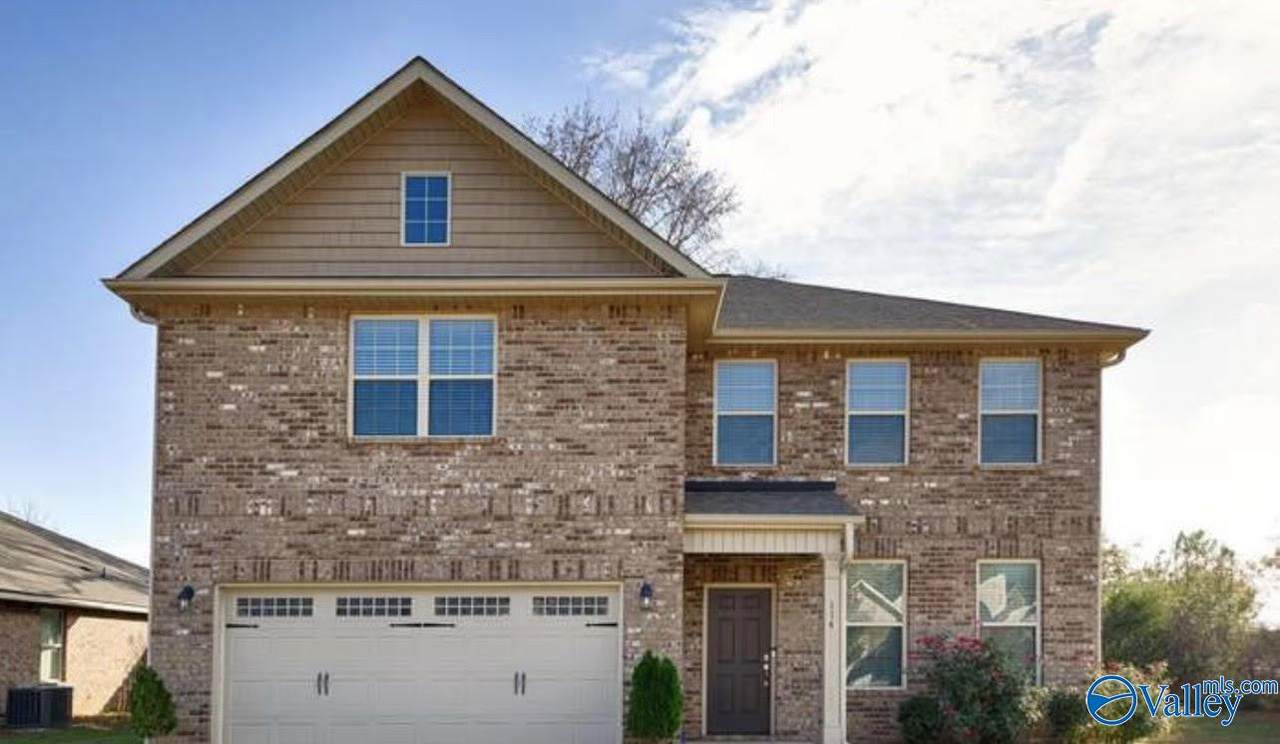 114 Summer Pointe Lane - Photo 1