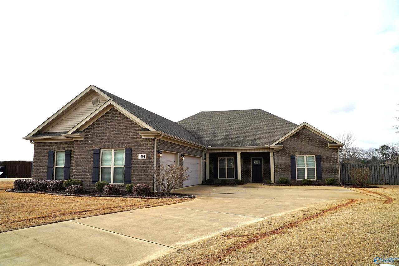 104 Old Picket Circle - Photo 1