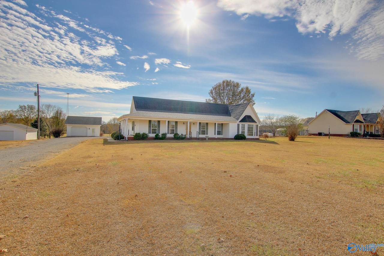 250 County Road 337, Moulton, AL 35650 (MLS 21848980) MarMac Real