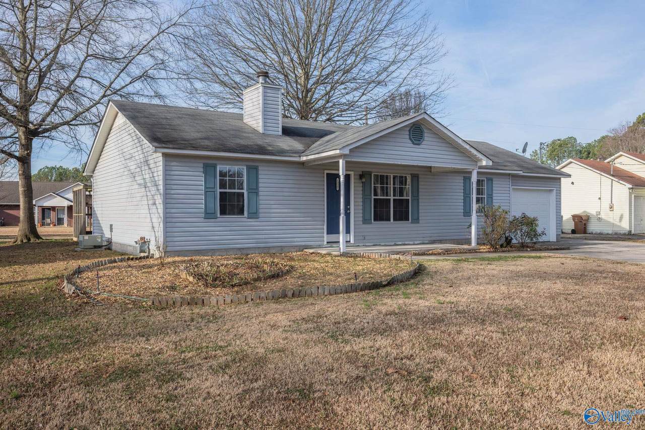 1327 Sparkman Street, Hartselle, AL 35640 (MLS 21850113) MarMac