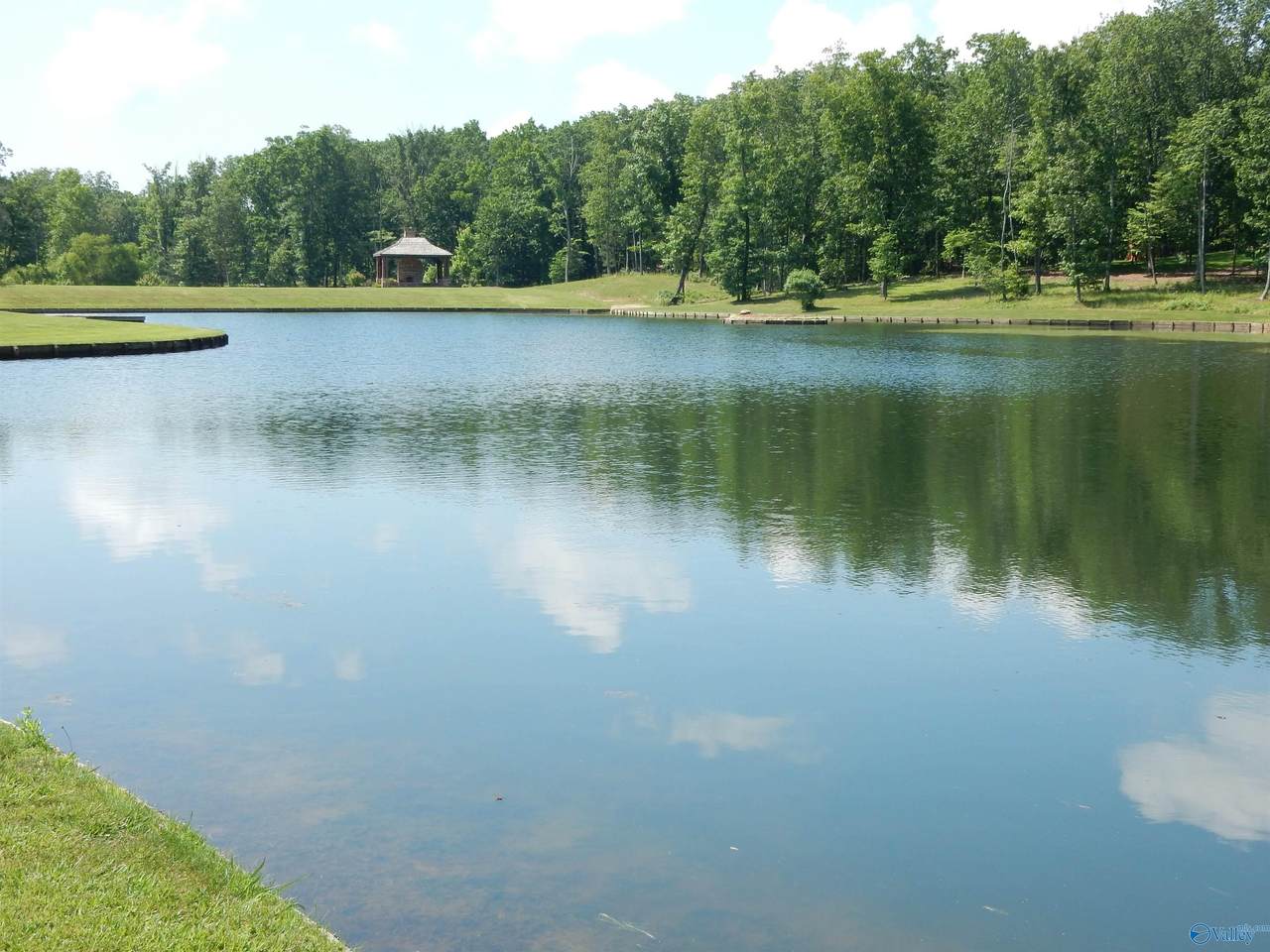 https://bt-photos.global.ssl.fastly.net/nalmls/1280_boomver_1_21858450-2.jpg