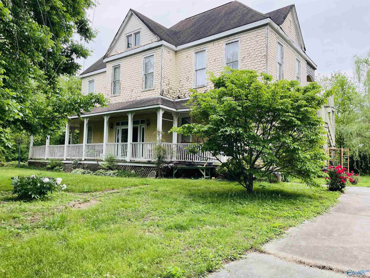 315 Hoffman Drive - Photo 1