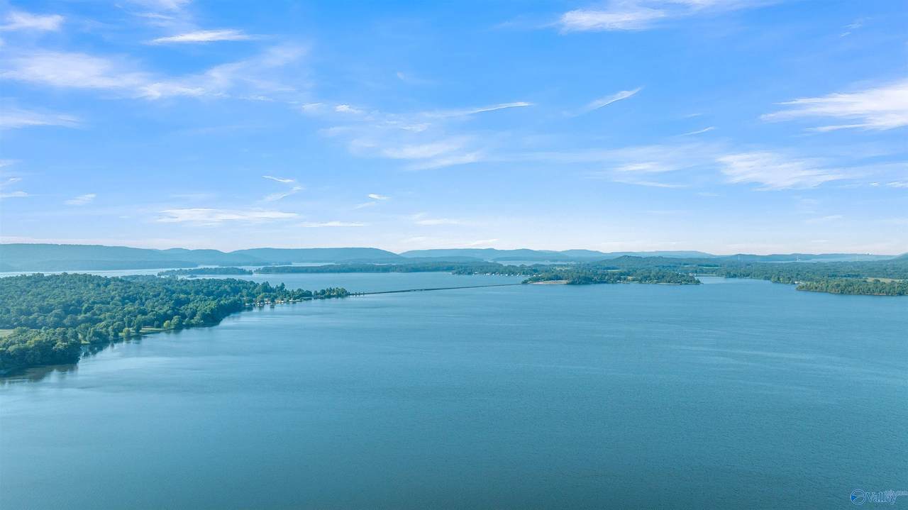 https://bt-photos.global.ssl.fastly.net/nalmls/1280_boomver_1_21868476-2.jpg