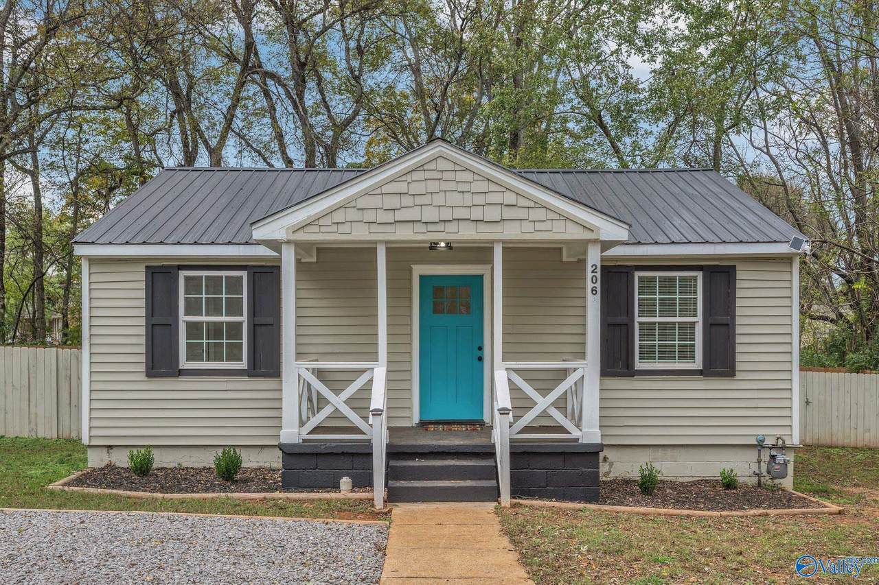 206 Delaware Circle - Photo 1