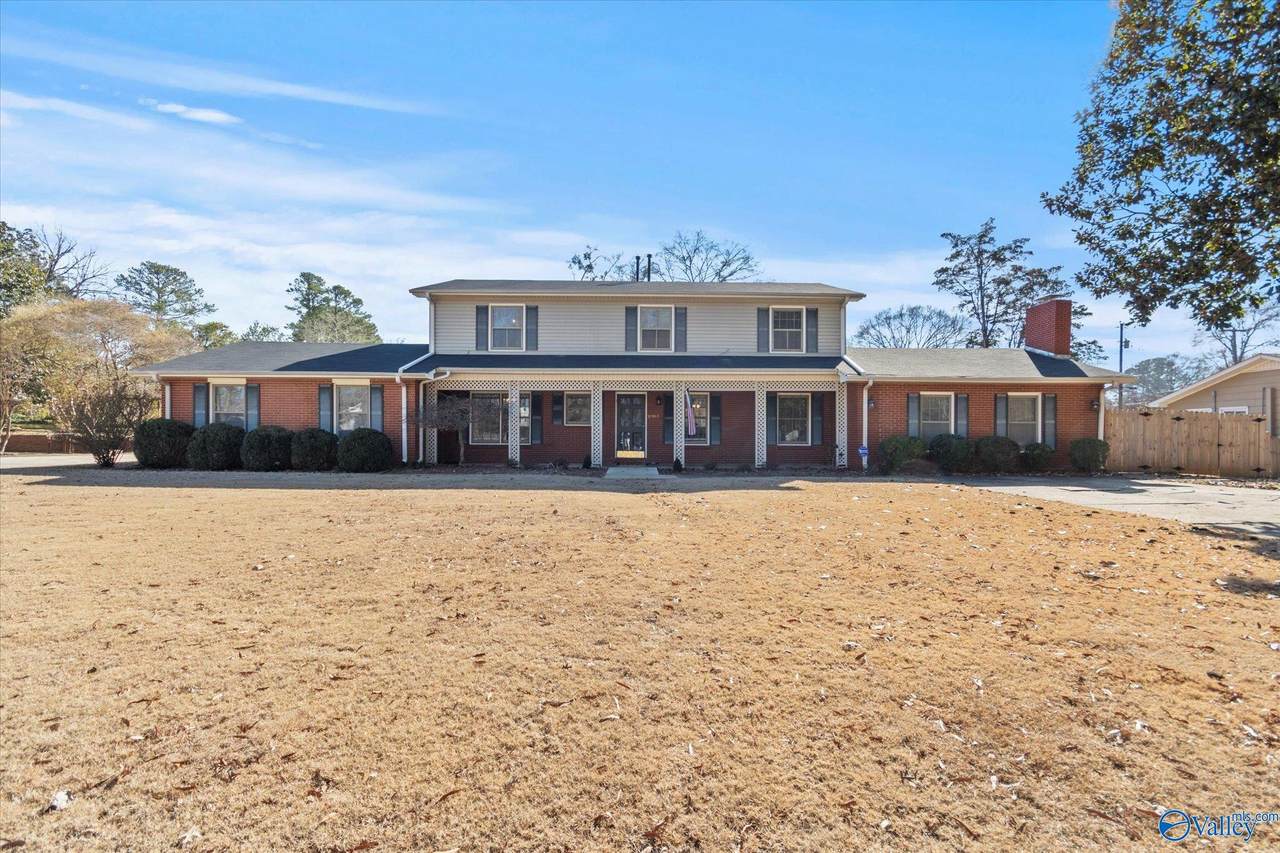 2303 College Street - Photo 1