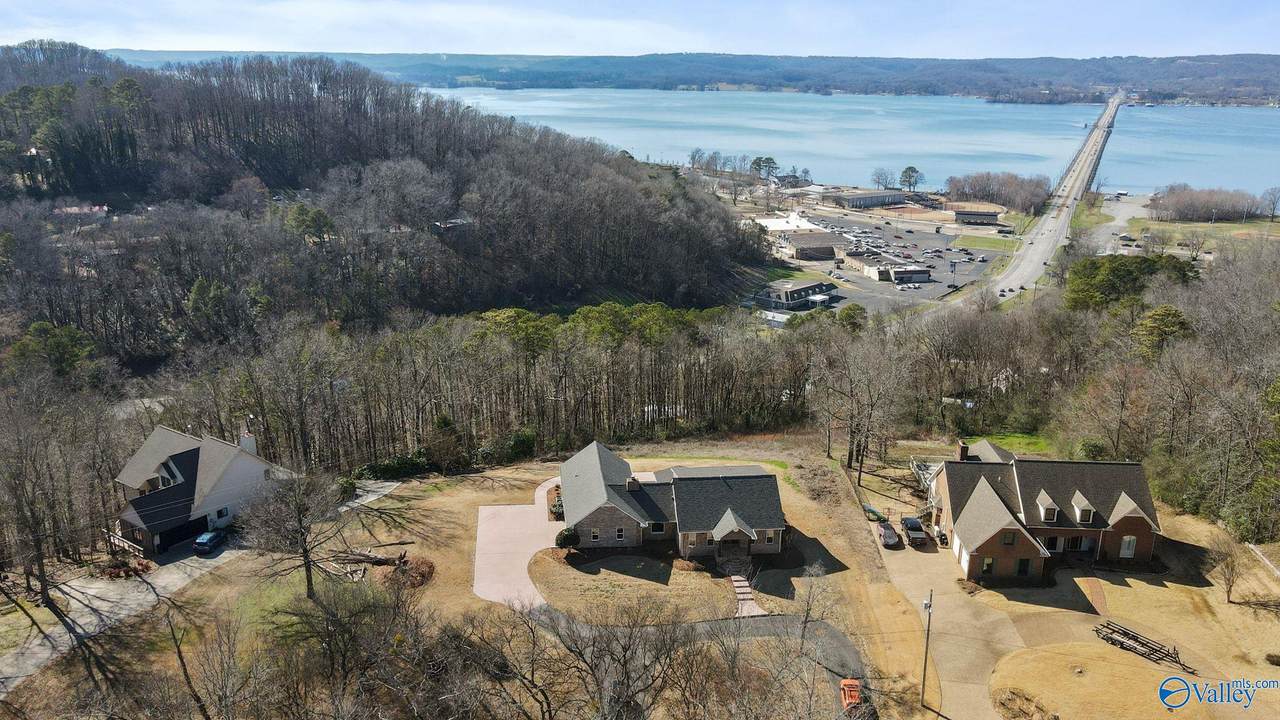1709 Winston Street - Photo 1