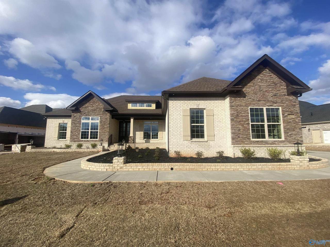 108 Montcliff Drive - Photo 1