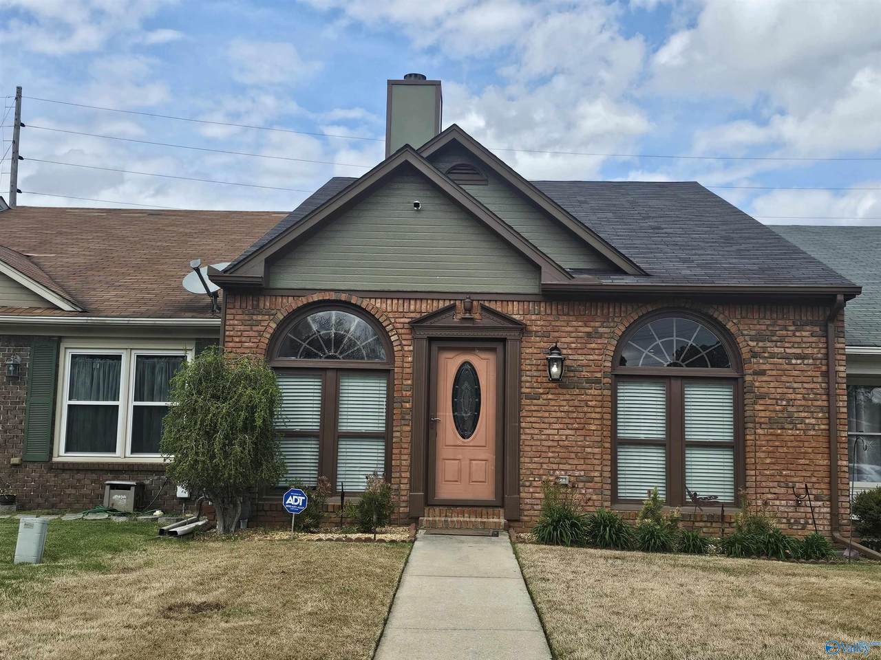 410 Autumnwood Drive - Photo 1