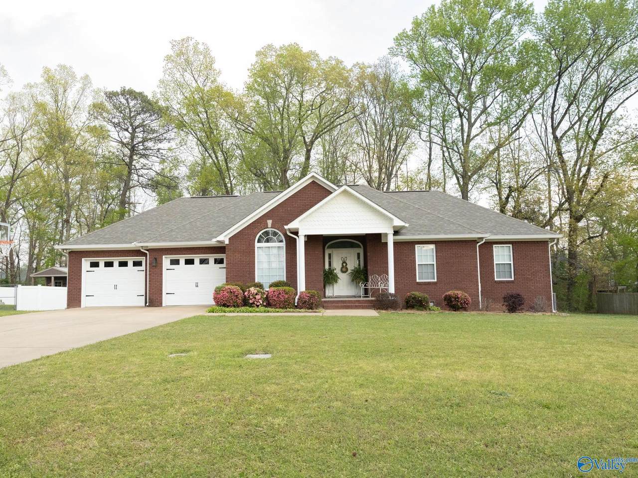 402 Old Glory Lane - Photo 1