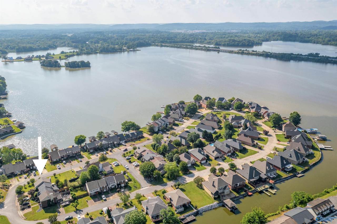 100 Lakepoint Drive - Photo 1