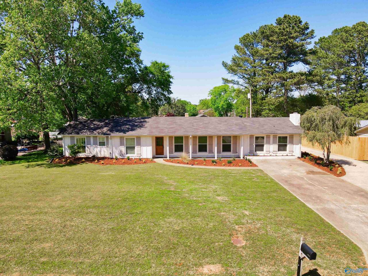 2402 College Street - Photo 1