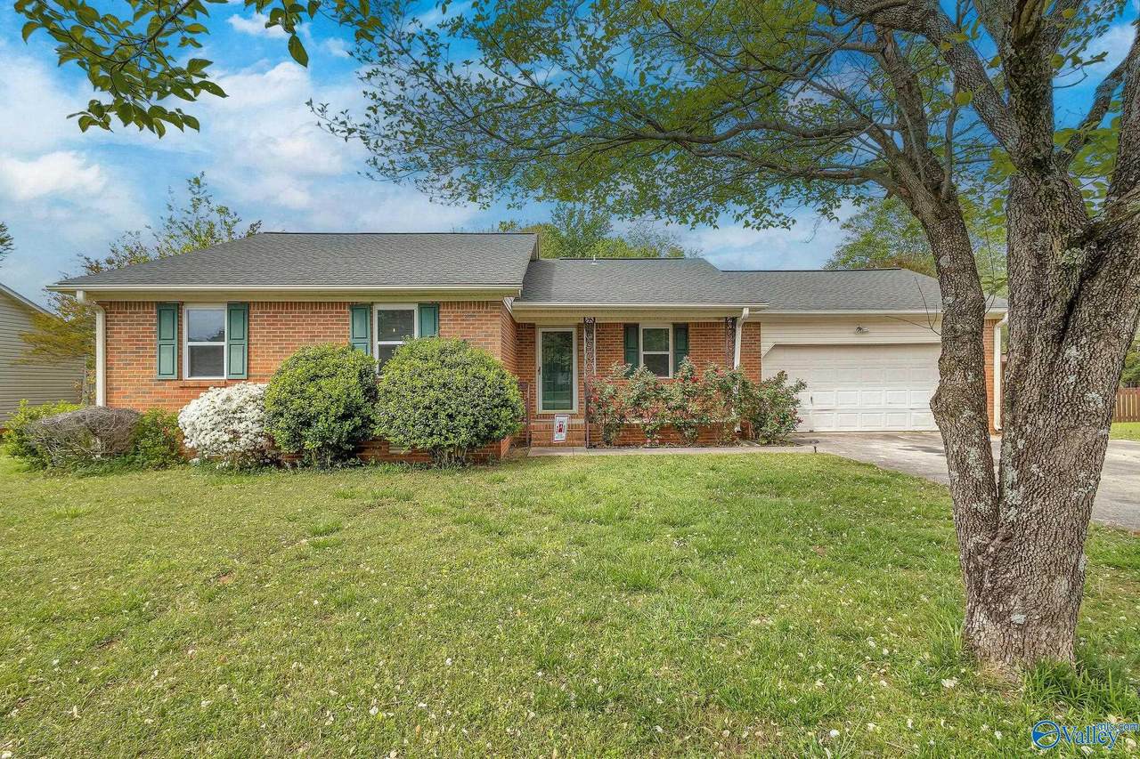 105 Allenwood Drive - Photo 1