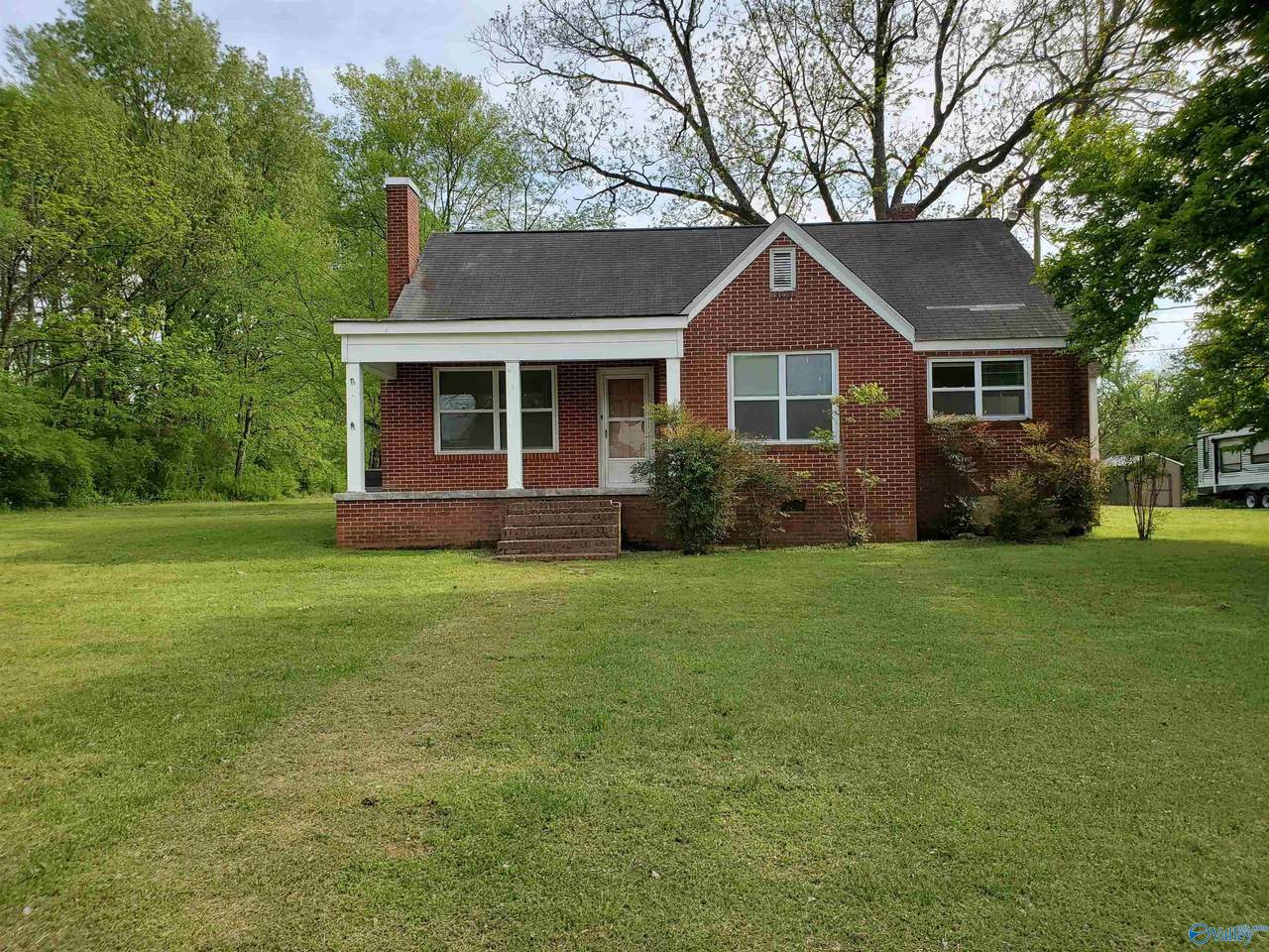 423 Laurel Street - Photo 1