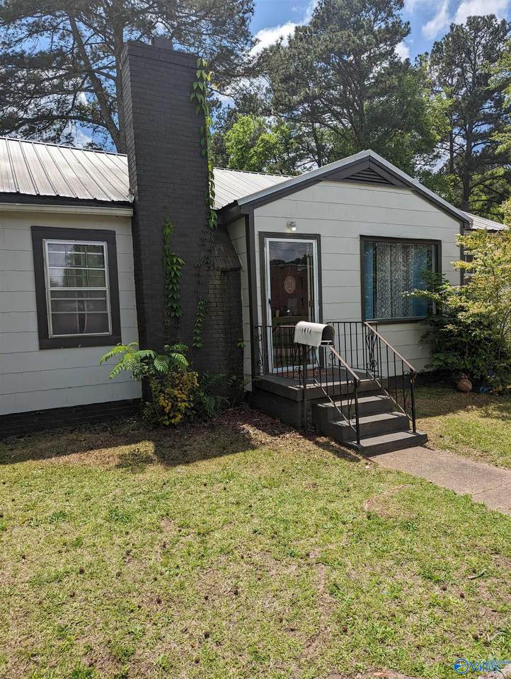 1413 Eastview Avenue - Photo 1