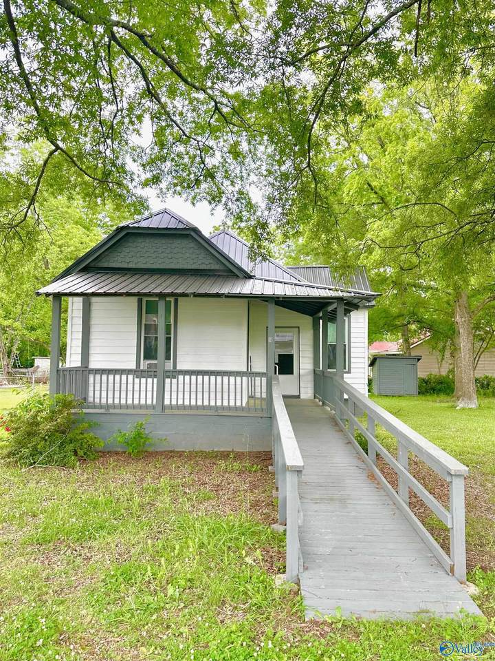 10 Comnock Avenue - Photo 1