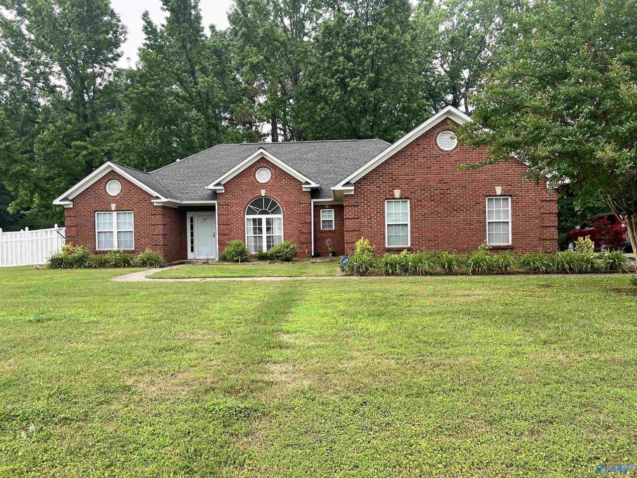 157 Preswick Place - Photo 1