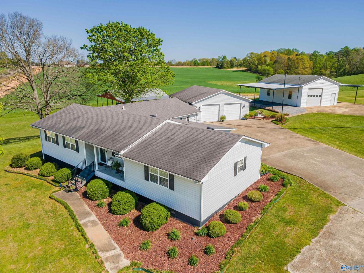 27906 Mooresville Road - Photo 1