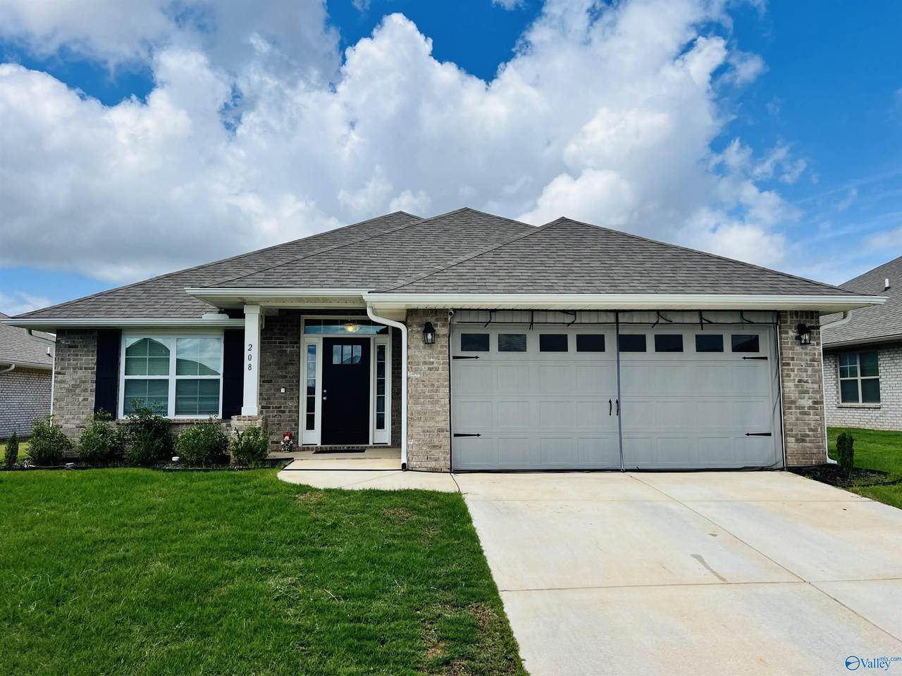 208 Gwinnett Drive - Photo 1