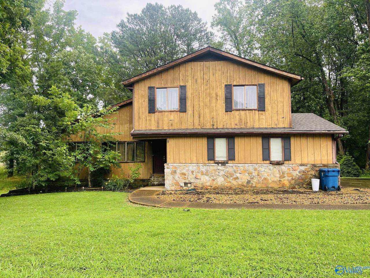 621 East Highway - Photo 1