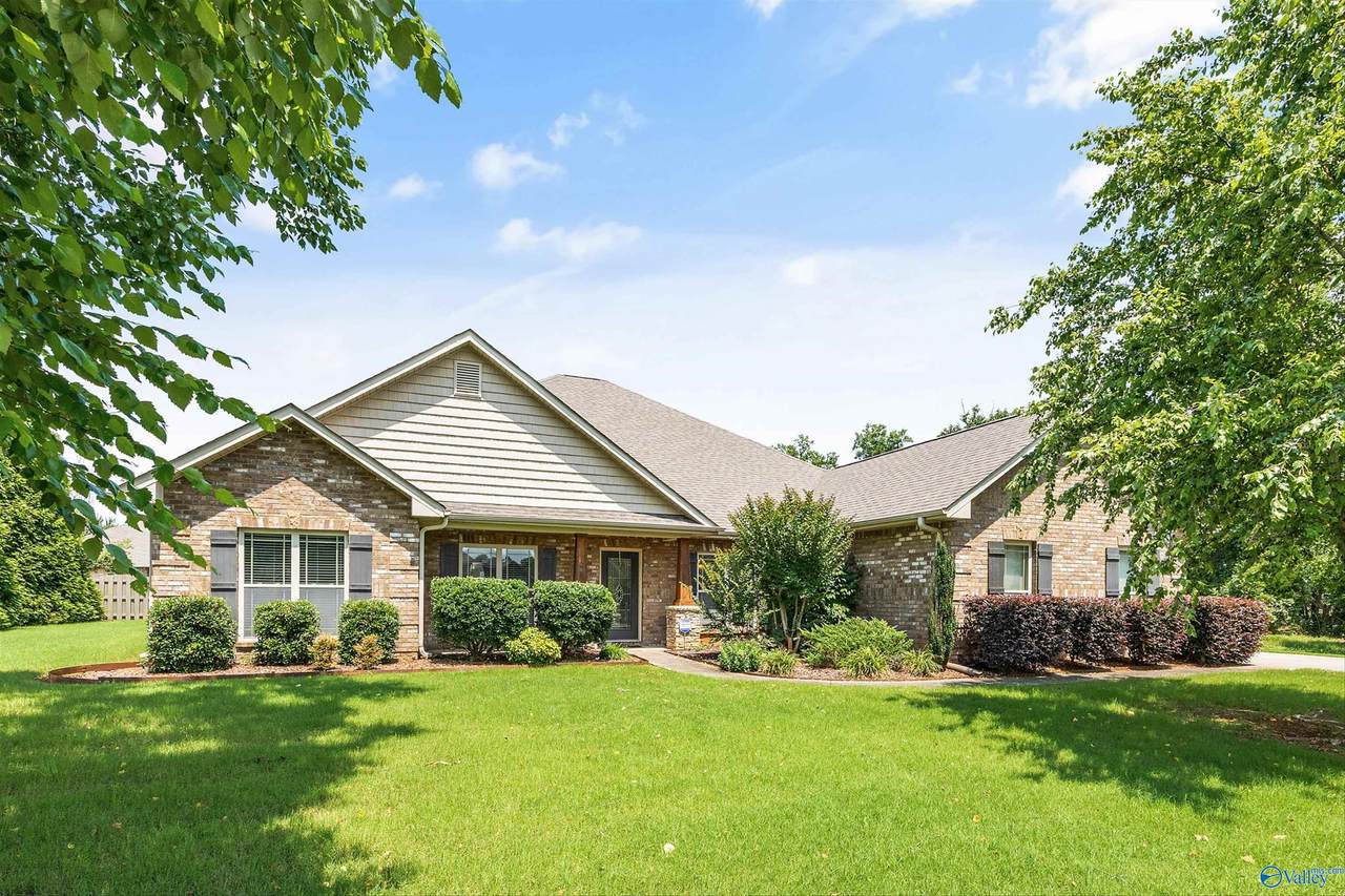 105 Cherrywood Drive - Photo 1