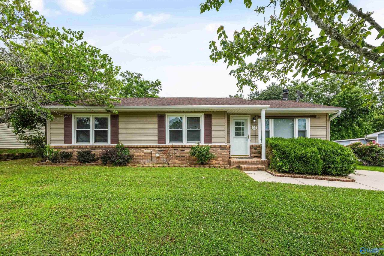 13935 Wyandotte Drive - Photo 1